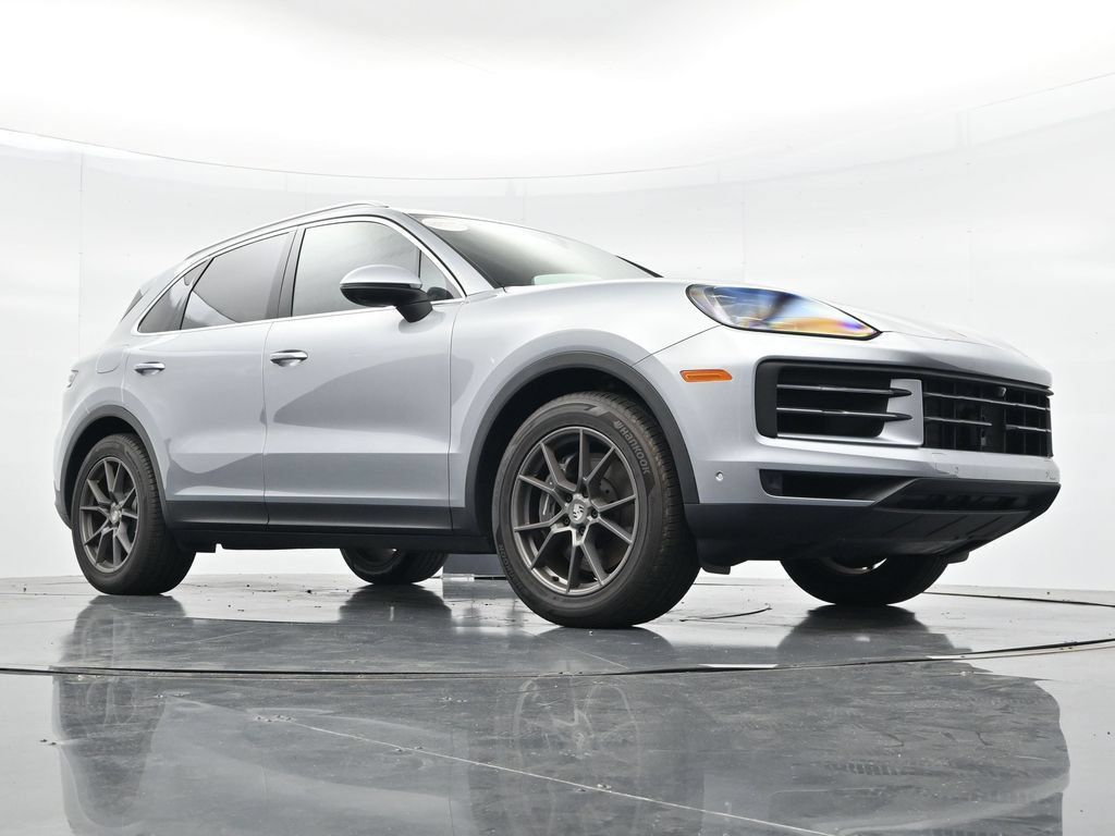 Certified 2025 Porsche Cayenne AWD/4WD image 22