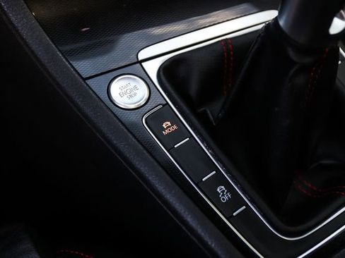Used 2016 Volkswagen GTI SE image 28