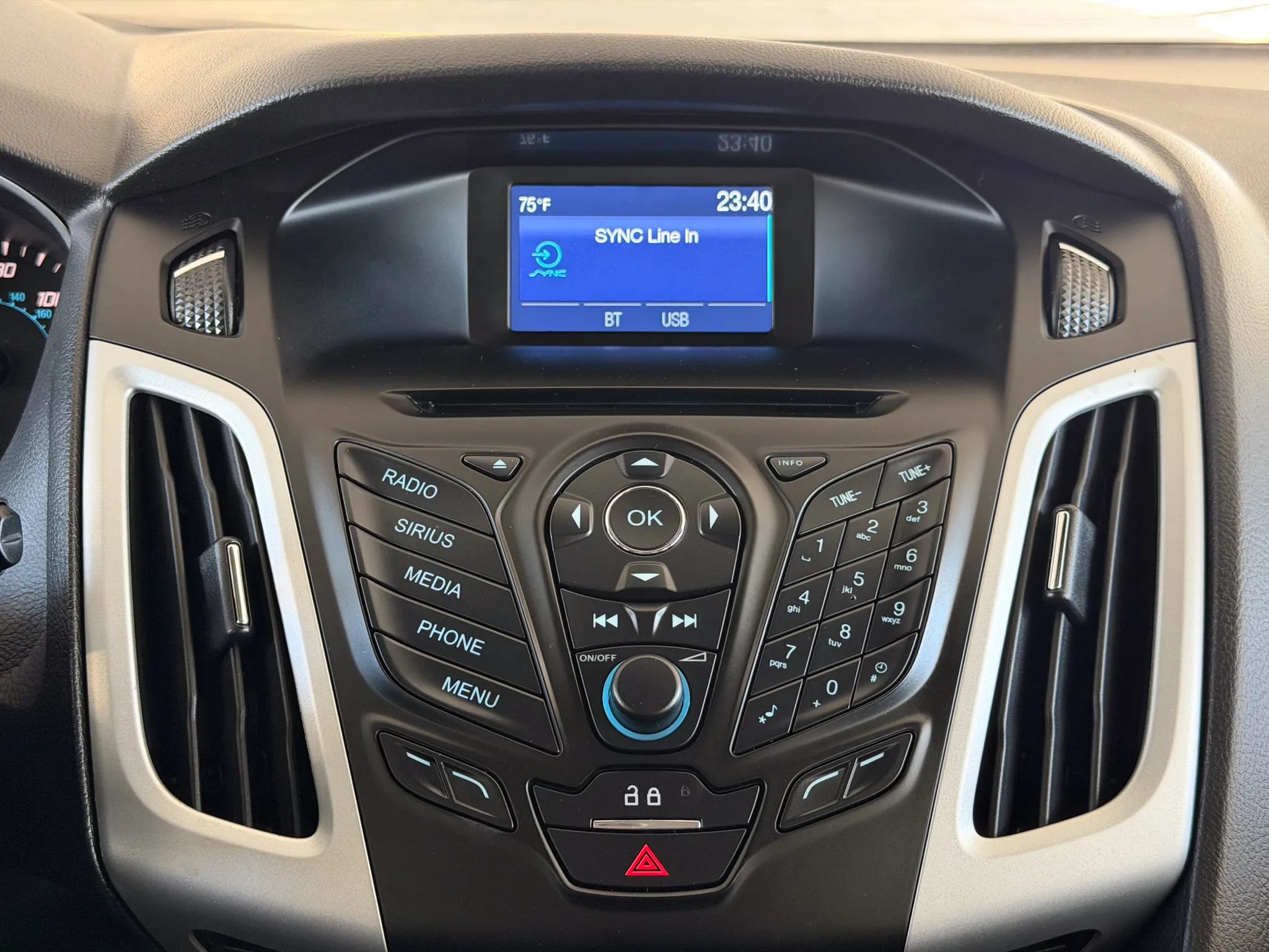 Used 2014 Ford Focus SE w/ Equipment Group 201A FWD image 28
