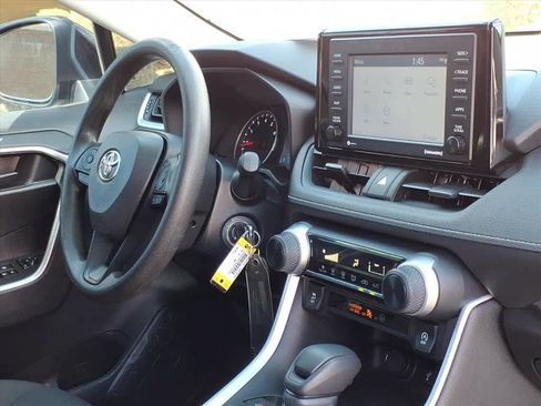 Used 2022 Toyota RAV4 LE image 20