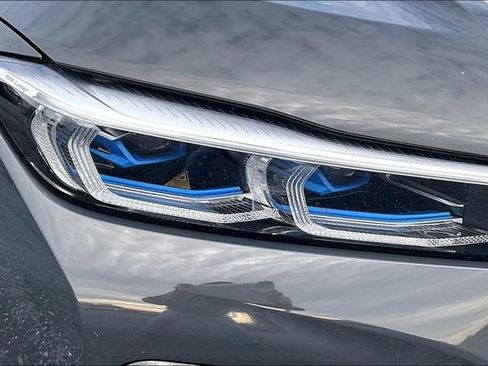 Used 2020 BMW 750i xDrive w/ Executive Package AWD/4WD image 30