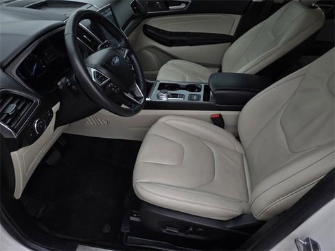 Used 2022 Ford Edge Titanium image 22