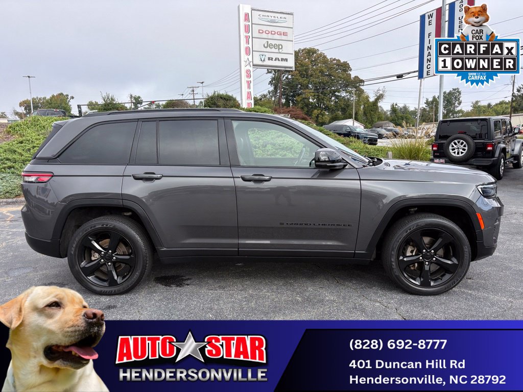 Used 2023 Jeep Grand Cherokee Altitude AWD/4WD image 2