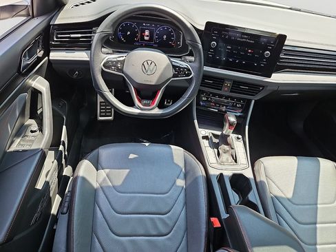 Used 2025 Volkswagen Jetta GLI Autobahn FWD image 11