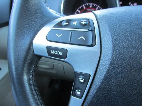 Used 2013 Toyota Highlander 4WD image 17