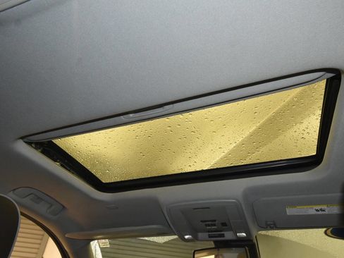 Used 2018 Chevrolet Silverado 1500 High Country image 18