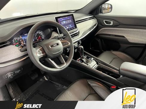 Used 2023 Jeep Compass Latitude w/ Sun and Sound Group AWD/4WD image 12