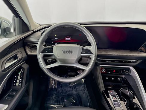 Certified 2025 Audi Q5 Premium w/ Convenience Package image 20