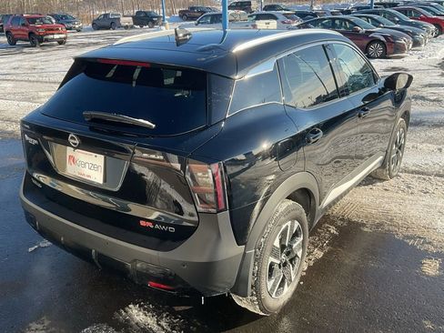 Used 2025 Nissan Kicks SR image 5