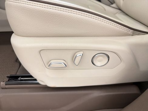 Used 2026 GMC Yukon Denali w/ Sun & Power Step Package image 13