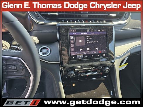 New 2025 Jeep Grand Cherokee Altitude image 11