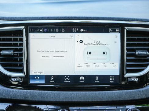 Used 2024 Chrysler Pacifica Touring-L image 14