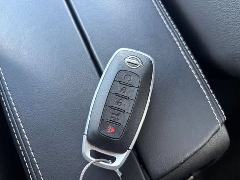 Used 2026 Nissan Rogue SL FWD image 28