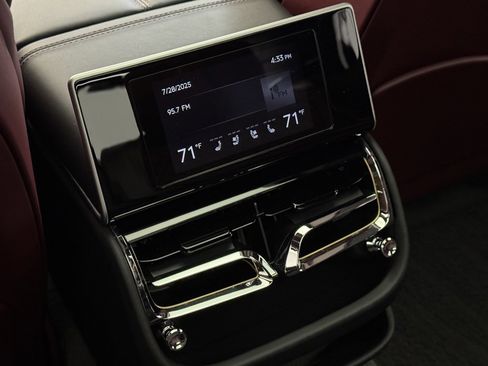 Used 2020 Bentley Flying Spur W12 image 28