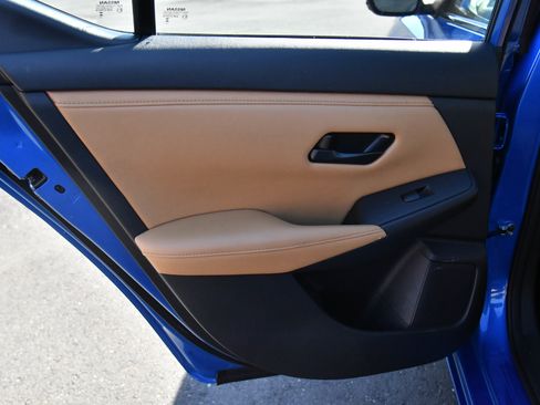 Used 2025 Nissan Sentra SV w/ SV Premium Package image 37