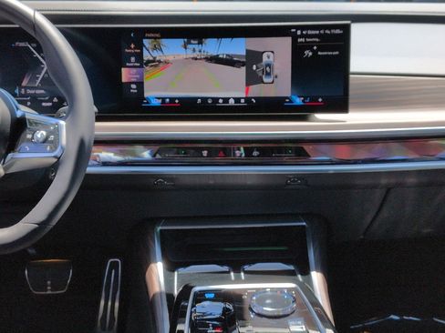 Used 2025 BMW i7 xDrive60 AWD/4WD image 30
