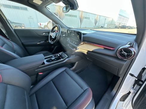 Used 2025 Chevrolet Equinox RS w/ Convenience Package III image 28