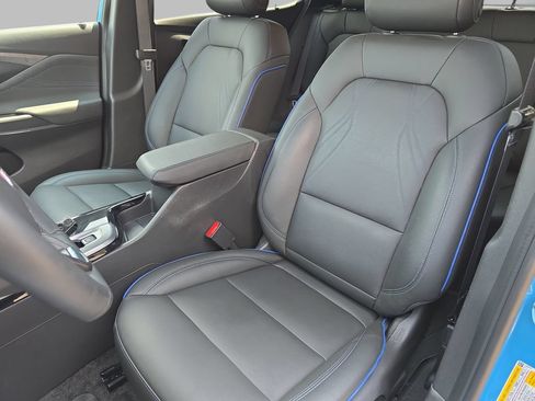Used 2025 Buick Envista Sport Touring w/ Convenience I Package FWD image 17