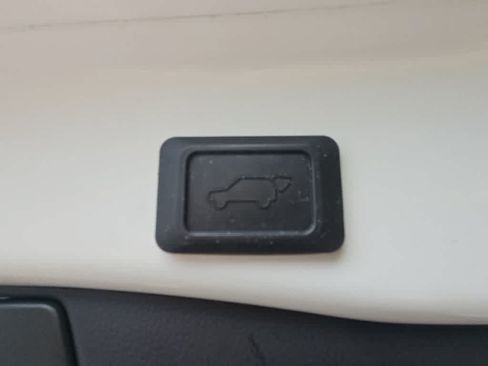 Used 2021 Toyota RAV4 XLE w/ Convenience Package AWD/4WD image 23
