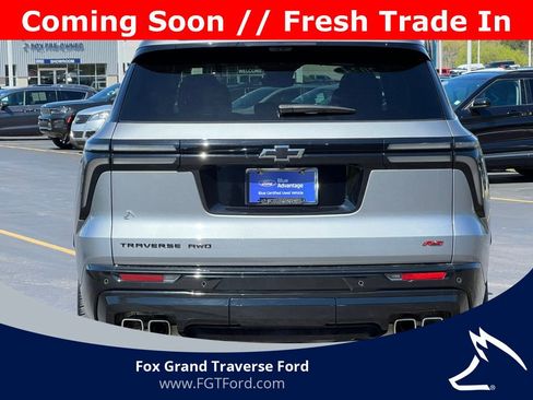 Used 2024 Chevrolet Traverse RS w/ LPO, Floor Liner Package AWD/4WD image 41