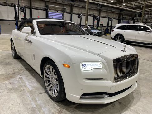 Used 2021 Rolls-Royce Dawn RWD image 1