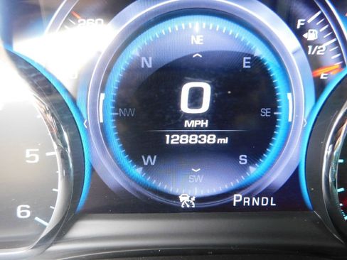 Used 2018 Chevrolet Suburban Premier image 32