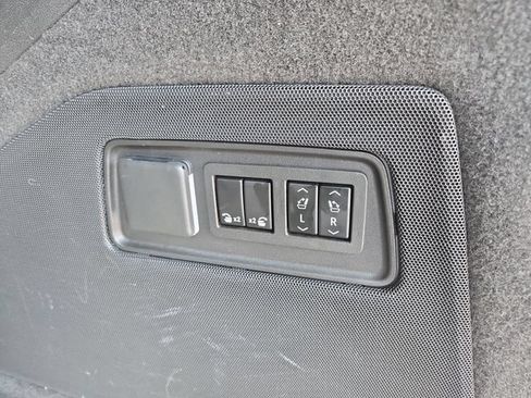 Used 2023 Cadillac Escalade Sport Platinum w/ LPO, ONYX Package AWD/4WD image 41