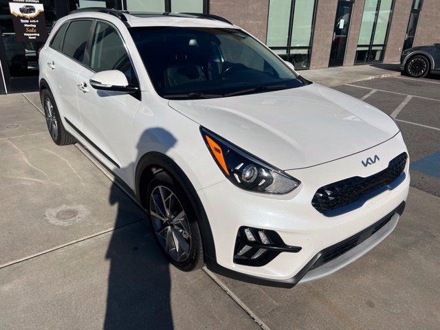 Used 2022 Kia Niro Touring Special Edition FWD image 2