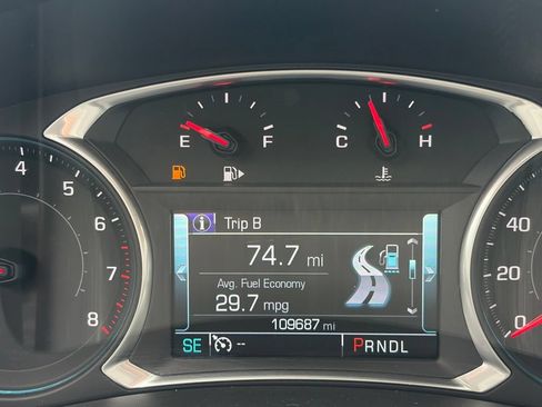 Used 2017 Chevrolet Malibu LT FWD image 6