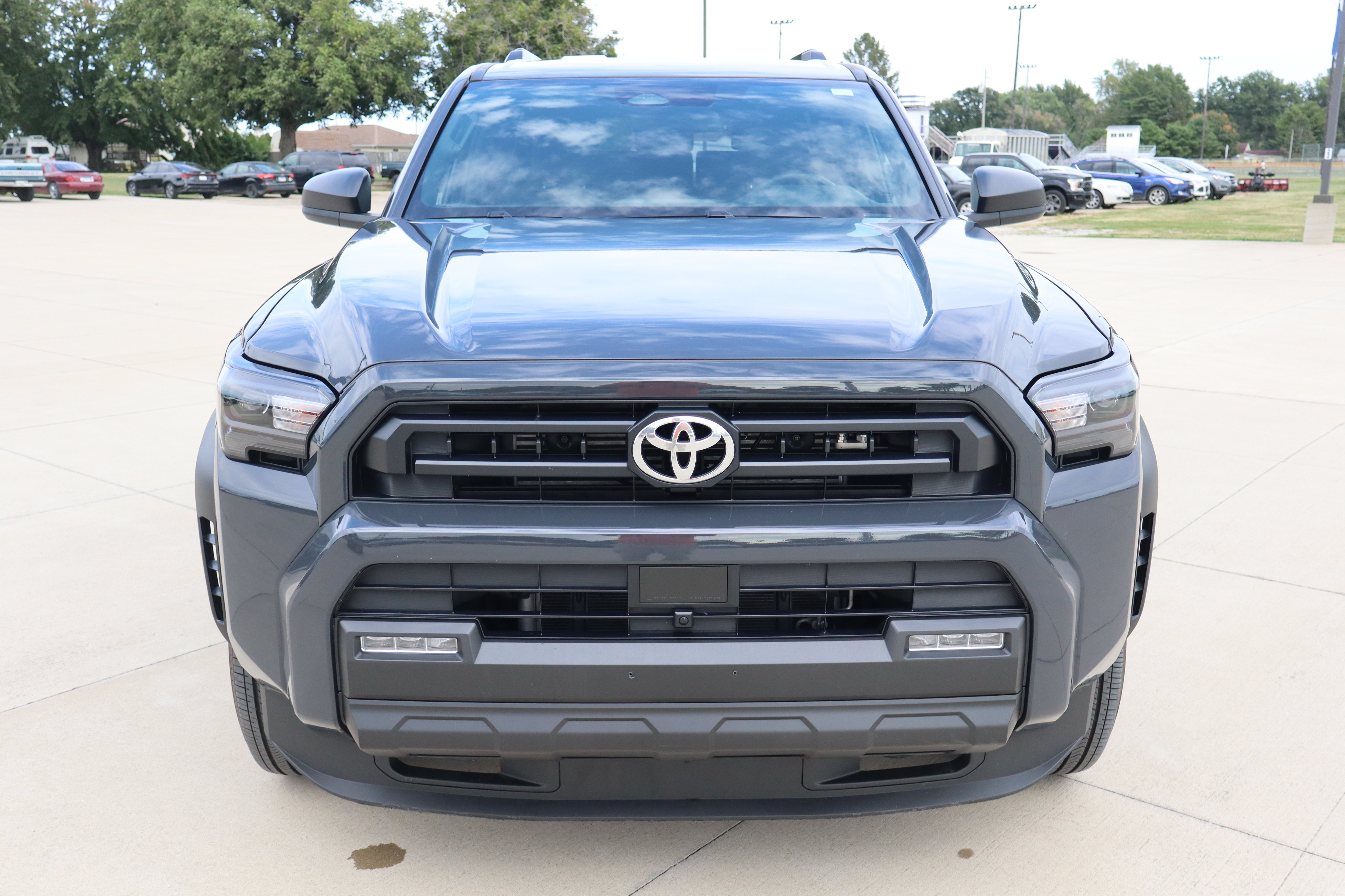 Used 2026 Toyota 4Runner SR5 AWD/4WD image 2