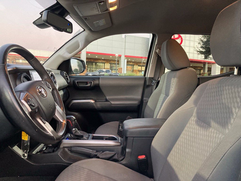 Used 2021 Toyota Tacoma SR5 RWD image 10