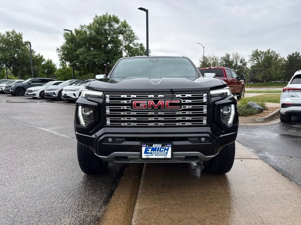 Used 2023 GMC Canyon Denali w/ Denali Black Edition AWD/4WD image 8