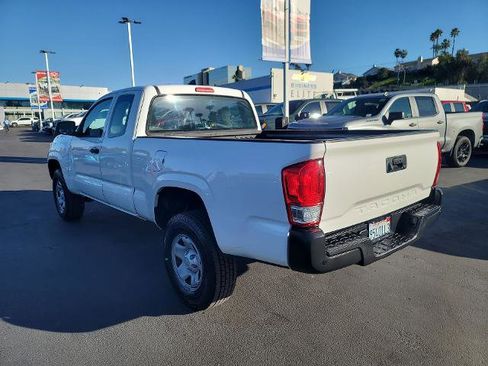 Used 2016 Toyota Tacoma SR image 6