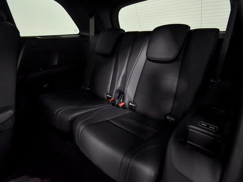 Certified 2025 Mercedes-Benz GLS 450 4MATIC image 42