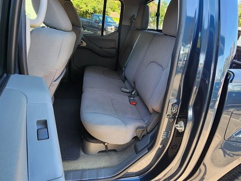 Used 2017 Nissan Frontier SV image 21