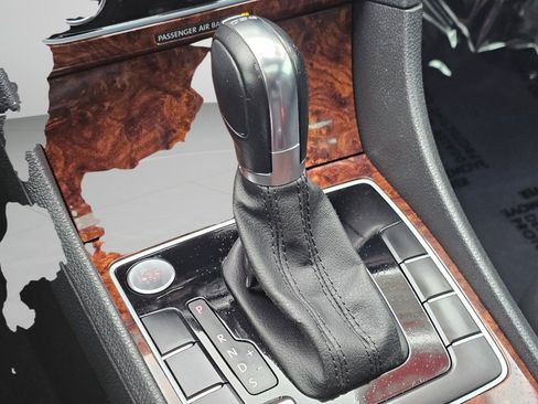 Used 2013 Volkswagen Passat TDI SEL Premium image 14