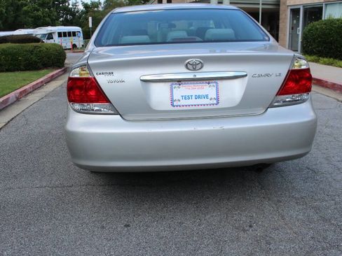 Used 2005 Toyota Camry LE image 4