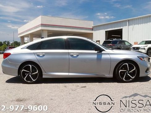 Used 2022 Honda Accord Sport image 4