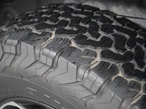 Used 2023 Jeep Wrangler Unlimited Rubicon AWD/4WD image 32
