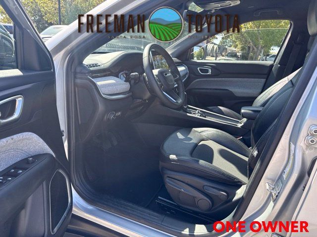 Used 2024 Jeep Compass Latitude AWD/4WD image 7