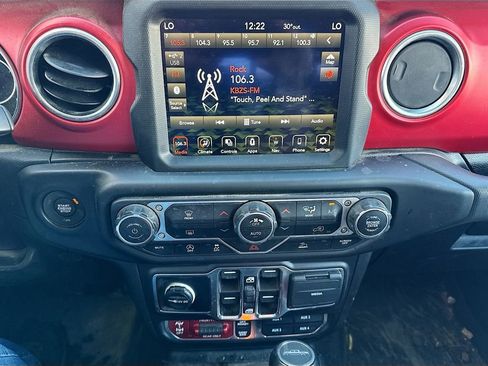 Used 2021 Jeep Gladiator Rubicon image 17