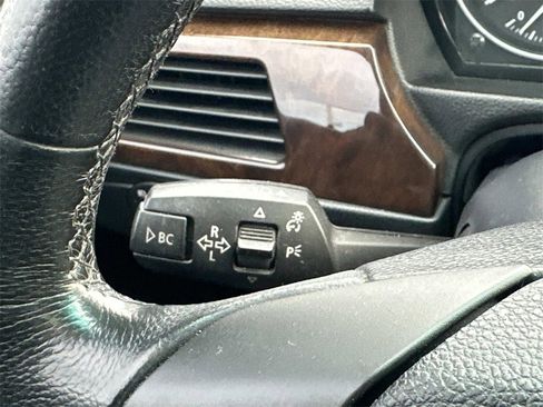 Used 2010 BMW 328i Sedan image 25