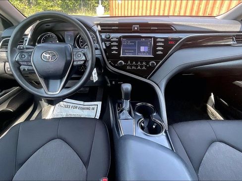 Used 2019 Toyota Camry LE FWD image 15