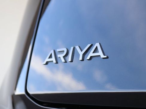 Used 2023 Nissan Ariya AWD image 28