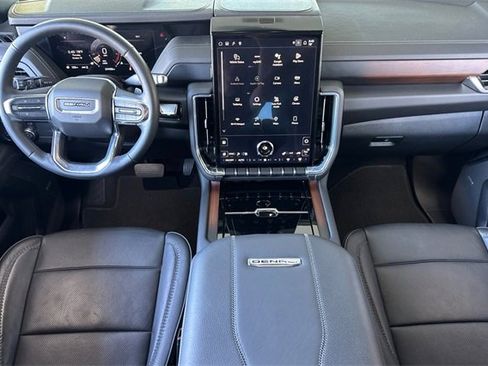 Used 2025 GMC Yukon Denali image 13