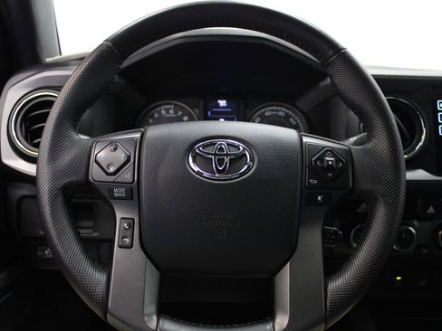 Used 2016 Toyota Tacoma TRD Sport w/ Premium & Technology Package image 32