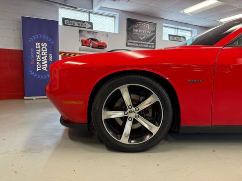 Used 2016 Dodge Challenger R/T RWD image 20