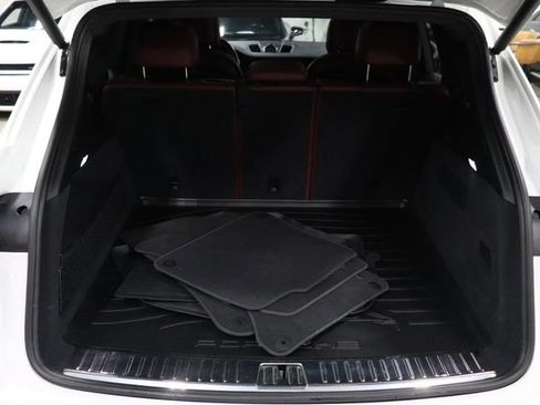 Used 2022 Porsche Cayenne Platinum Edition AWD/4WD image 18
