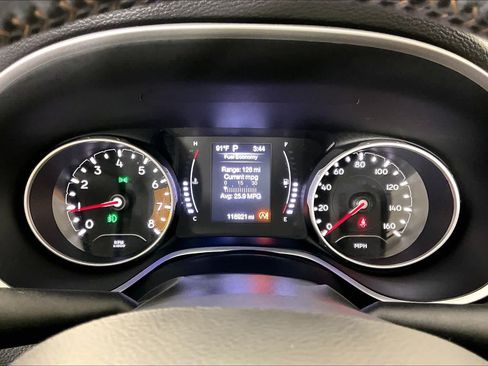 Used 2021 Jeep Compass Latitude FWD image 24