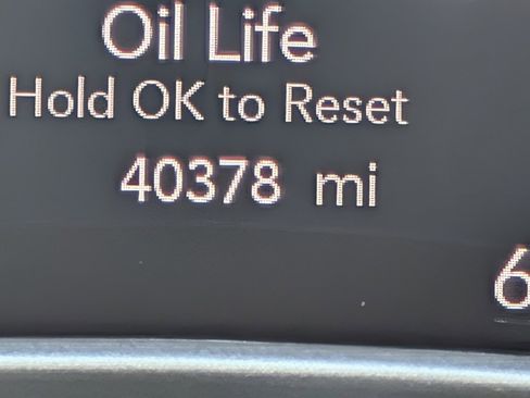 Used 2021 Chrysler Pacifica Touring-L image 17